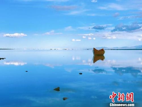  資料圖：“天空之鏡”茶卡鹽湖?！埨ぁz