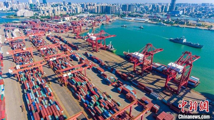 資料圖為航拍海口秀英港集裝箱碼頭。<a target='_blank'  data-cke-saved- >中新社</a>記者 駱云飛 攝
